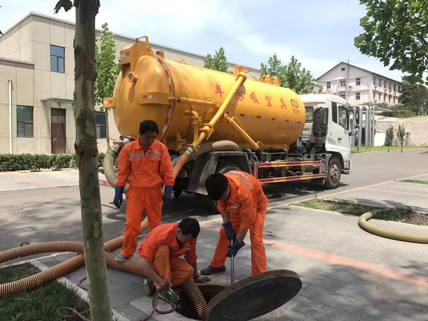 广饶化粪池清理与5-8吨吸粪车施工效率分析